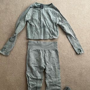 VS PINK Seamless Crop Top and Leggings Combo - Size XL Top and Size M Leggings